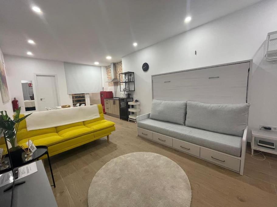 Estudio En Palacio La Latina Мадрид Екстериор снимка